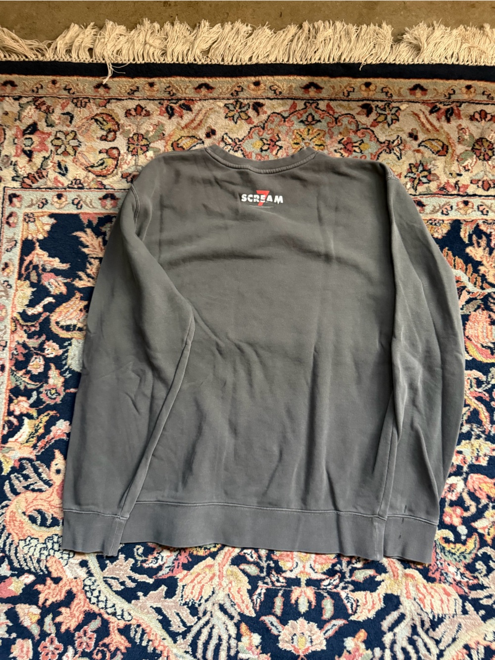 Scream7 women's Gray Graphic Crewneck Sweatshirt - Ghost Face Design - Picture 3 of 3